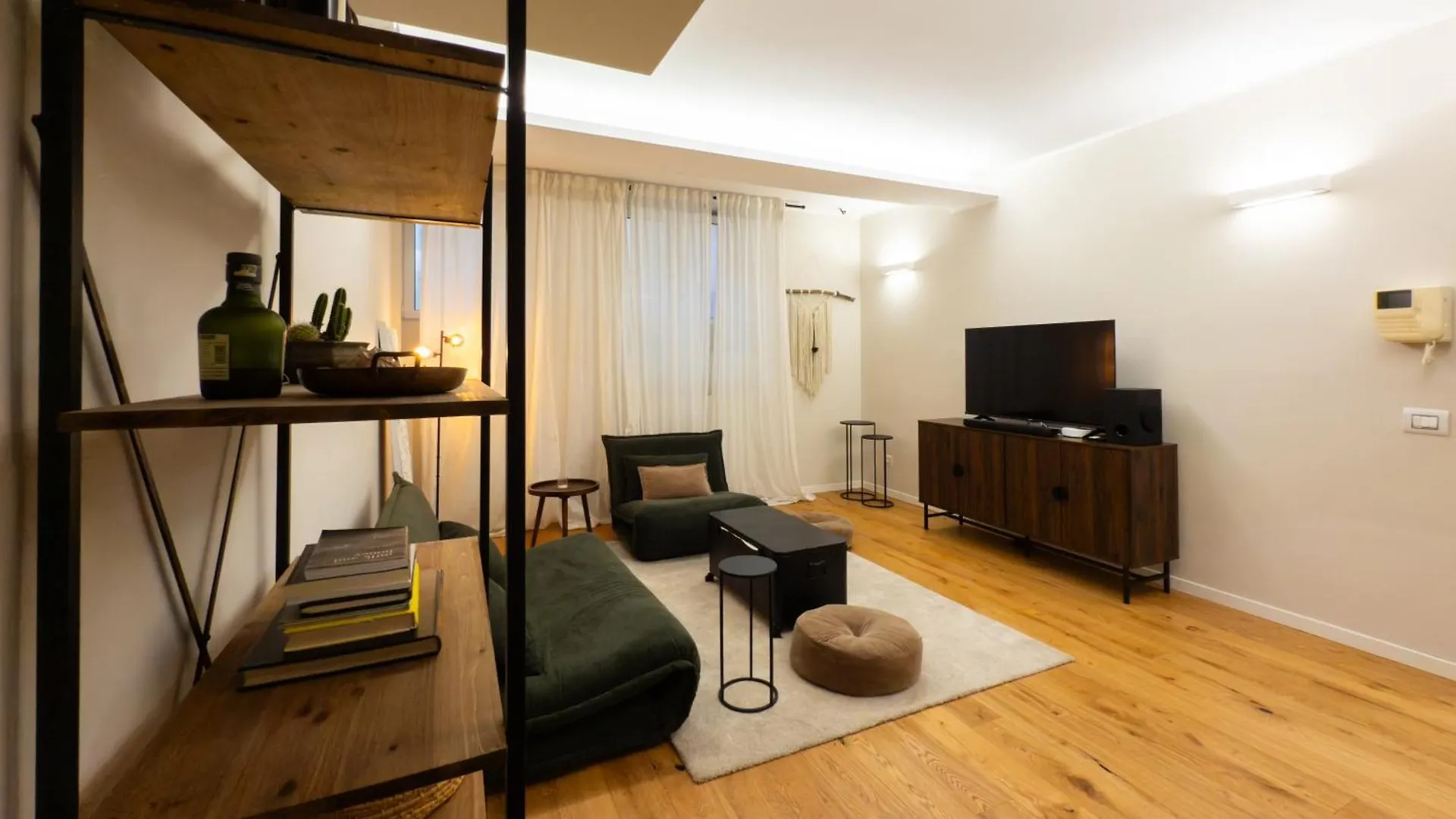 Apartment Ideal Rent - De Sanctis 61 Milan